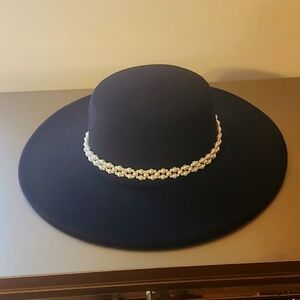 Black pearl bolero brim hat